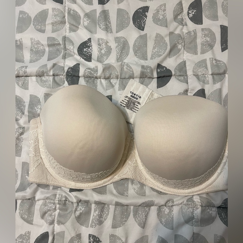 Torrid Strapless Wire Bra 40DDD